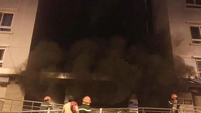 Cư dân kể lại giây phút tháo chạy khỏi tòa nhà Carina 