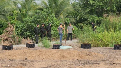 Kẻ giết người, cướp của ở Hóc Môn vẫn "bặc vô âm tín" trong cánh đồng 