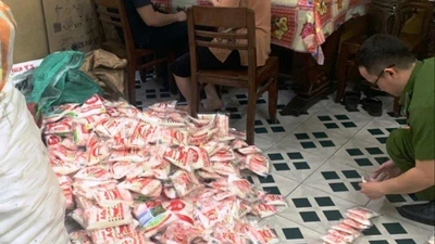 Bắt giữ 1 phụ nữ làm giả hạt nêm, bột ngọt giả ở Đà Nẵng