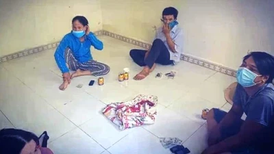 Đà Nẵng: Liên tiếp bắt các nhóm đánh bạc, bất chấp dịch