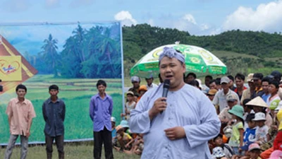 Lục lạc vàng tạm dừng phát sóng, sân khấu Sao Minh Béo vẫn diễn