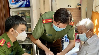 TP.HCM: Công an mở đợt cao điểm cấp CCCD cho người thường trú, tạm trú