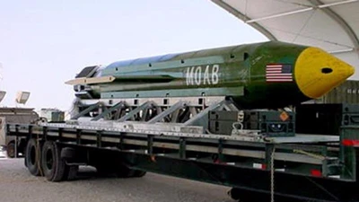 Tướng Mỹ toàn quyền dùng siêu bom, không cần ý Trump
