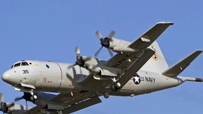 Máy bay Trung Quốc đối đầu máy bay Mỹ ở biển Đông