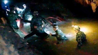 Đội bóng nhí Thái Lan vẫn sống sau 9 ngày mất tích