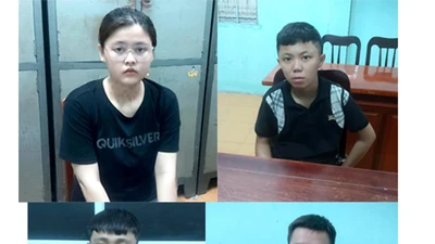 4 nam nữ từ TP. HCM ra Ninh Thuận cướp giật điện thoại 