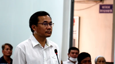 Cán bộ ngân hàng uống bia, lái xe Mercedes tông chết người rồi bỏ chạy bị phạt 2 năm tù