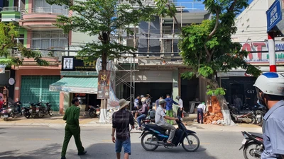 1 phụ hồ bị điện giật rơi từ trên giàn giáo xuống đất tử vong