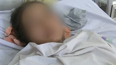 Cháy nhà ở quận 9: Nạn nhân bị bỏng hô hấp nặng