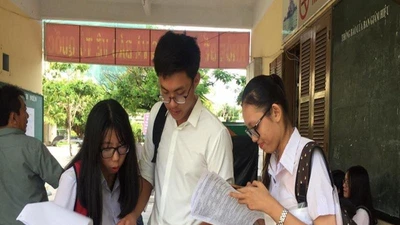 Đề thi tiếng Anh dễ thở với... học sinh chuyên Anh