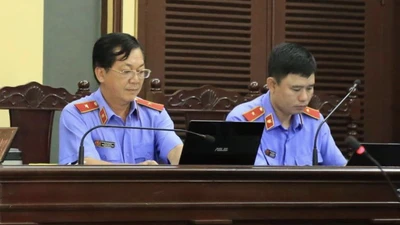 VKS bảo vệ đề nghị cấm xuất cảnh cha con ông Thanh