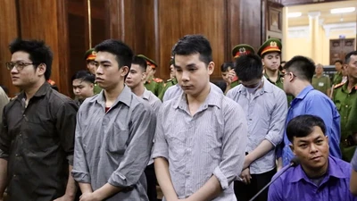 Tuyên phạt Phúc XO 12 năm tù sau ít phút quay lại xét hỏi