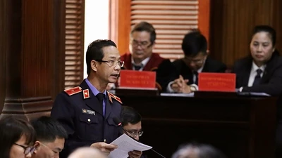 VKS đề nghị phạt ông Đinh La Thăng 10-11 năm tù