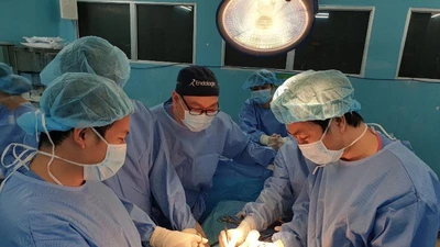 Người đàn ông mất máu nặng suýt chết vì bệnh lạ 