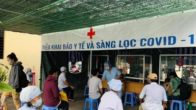 Bệnh viện ở TP.HCM phòng dịch COVID-19 cho người bệnh ra sao? 