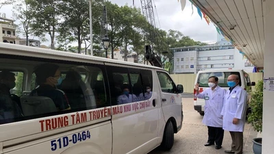 Bệnh viện Chợ Rẫy cử đội phản ứng nhanh hỗ trợ bệnh nhân COVID-19 nặng