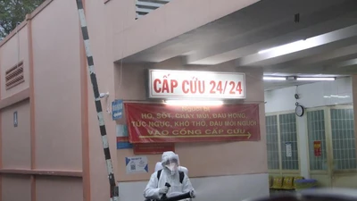 Sở Y tế TP.HCM yêu cầu các BV luôn mở cổng tiếp bệnh nhân tự đến khám