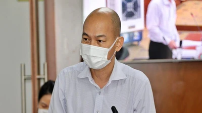 TP.HCM: Shipper hoạt động tăng 5 lần, xét nghiệm COVID-19 không kịp