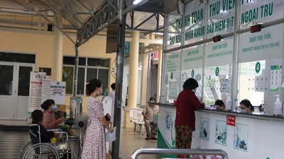 TPHCM dự kiến tiêm vaccine cho trẻ em, lập khoa COVID-19 ở các bệnh viện