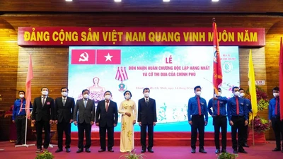 Bệnh viện Chợ Rẫy đón nhận Huân chương Độc lập hạng Nhất 