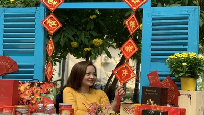 Đường hoa rộn ràng sắc xuân trong bệnh viện ở TP.HCM Tết 2022