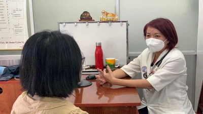 Cô gái 27 tuổi chi hàng trăm triệu chữa nhiễm độc kim loại nặng từ thuốc nam