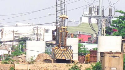Ngành điện phản hồi vụ cầu sắt Bình Lợi mới vướng cáp