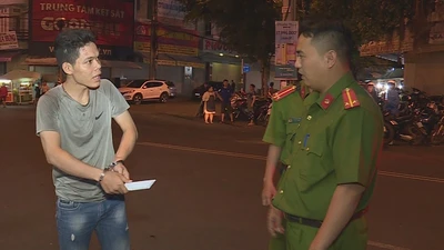 Nghi can đâm gục thanh niên trong quán cà phê ra đầu thú