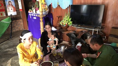 Bắt nghi can lừa tiền của vợ nạn nhân vụ Rào Trăng 3