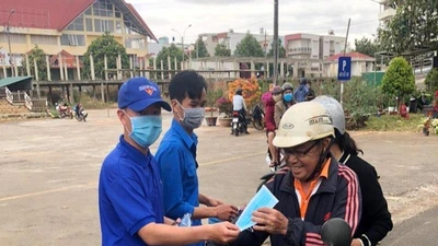 Khuyến cáo giáo viên ở Đoại Huoai không về quê ăn Tết