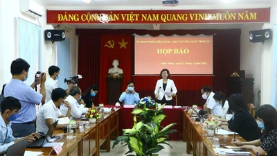 Bình Phước họp báo vụ lãnh đạo HĐND huyện cự cãi đo thân nhiệt