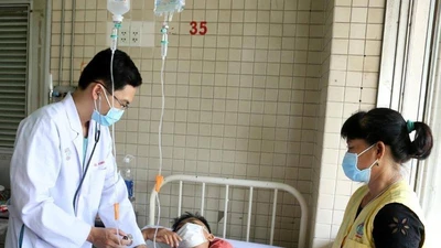 Tây Ninh: Kẻ chém đứt chân thiếu niên 15 tuổi ra đầu thú