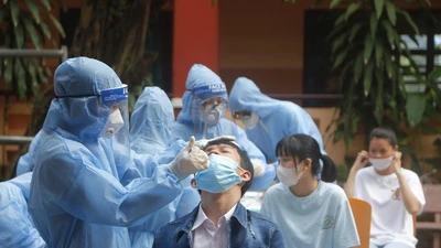 28.000 thí sinh và giáo viên Bình Dương, Bình Phước đang test COVID-19