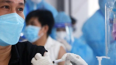 Giải 'cơn khát' vaccine, công nhân tại Bình Dương đồng loạt được tiêm mũi 1