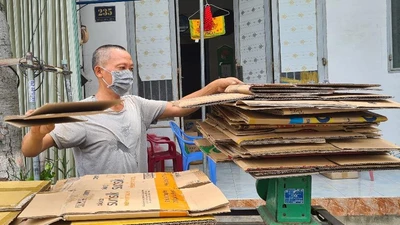 Người dân TP Thủ Dầu Một vui mừng khởi động làm việc trở lại