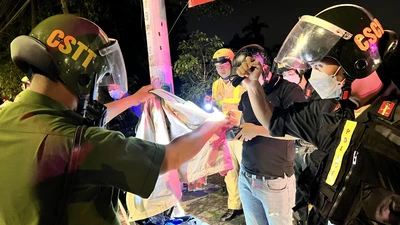 Bình Dương: Bị tổ 171 kiểm tra, kẻ trộm xe nhảy mương nước bỏ trốn