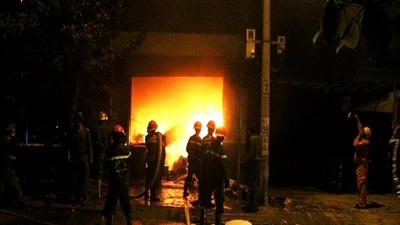 Đừng để có lúc ra nổ máy thì xăng đã thành... nước lạnh