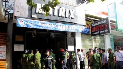 Cháy quán karaoke, khách bỏ chạy tán loạn