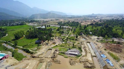 Dự án kênh thoát lũ chậm như... rùa bò