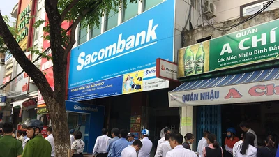 Khói ngập trong ngân hàng, nhân viên hoảng loạn