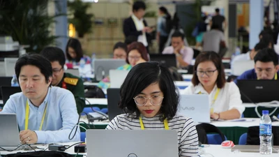Hàng ngàn nhà báo miệt mài tác nghiệp tại APEC