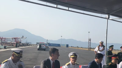 Tư lệnh tàu USS Carl Vinson: 'Hôm nay là ngày lịch sử'