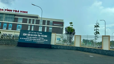 Một hộp bánh phát nổ trong Bệnh viện Đa khoa Trà Vinh