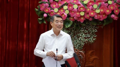 Thủ tướng Lê Minh Hưng: Vĩnh Long phải đổi mới mô hình tăng trưởng, thống nhất chủ trương cao tốc CT33