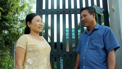 Ông trưởng khu phố vận động dân hiến đất làm đường