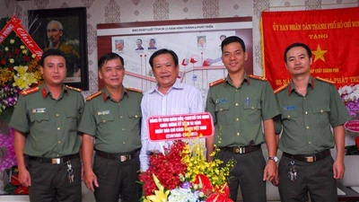 Nhiều cơ quan, đoàn thể chúc mừng Báo Pháp luật TP.HCM