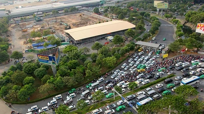 CSGT bàn cách giải 10 điểm kẹt xe kinh hoàng ở TP.HCM