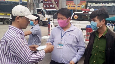 TP.HCM ra quân xử phạt không đeo khẩu trang nơi công cộng