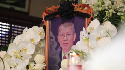 Dòng người tiễn biệt ông Hai Nghĩa tại nhà riêng ở Bến Tre