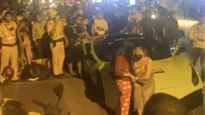 Phòng CSGT thông tin vụ bà bầu ngồi trước đầu siêu xe Ferrari